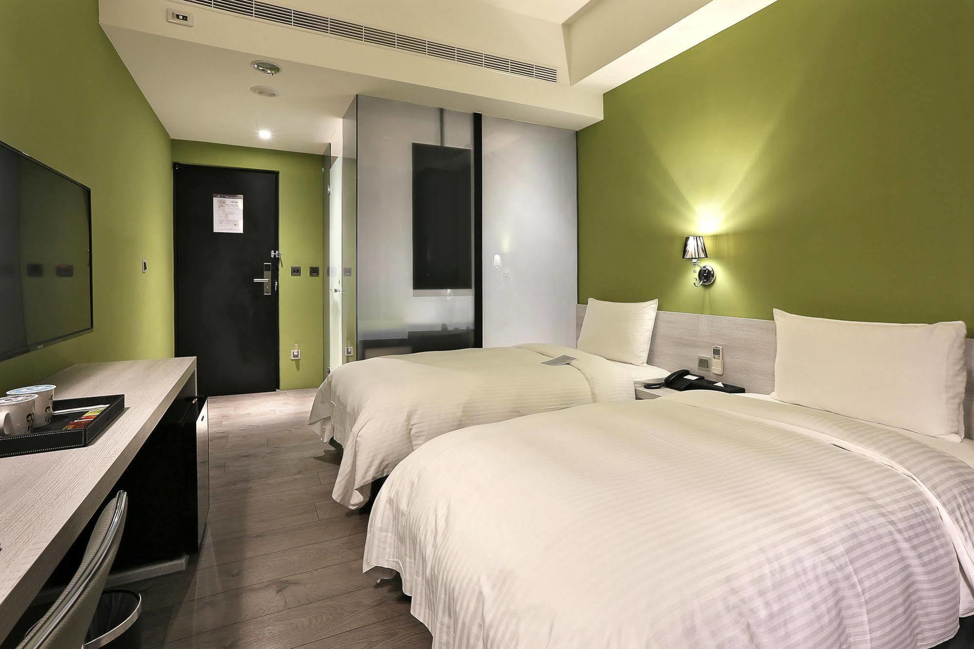 Miller Inn Тайджун Екстериор снимка