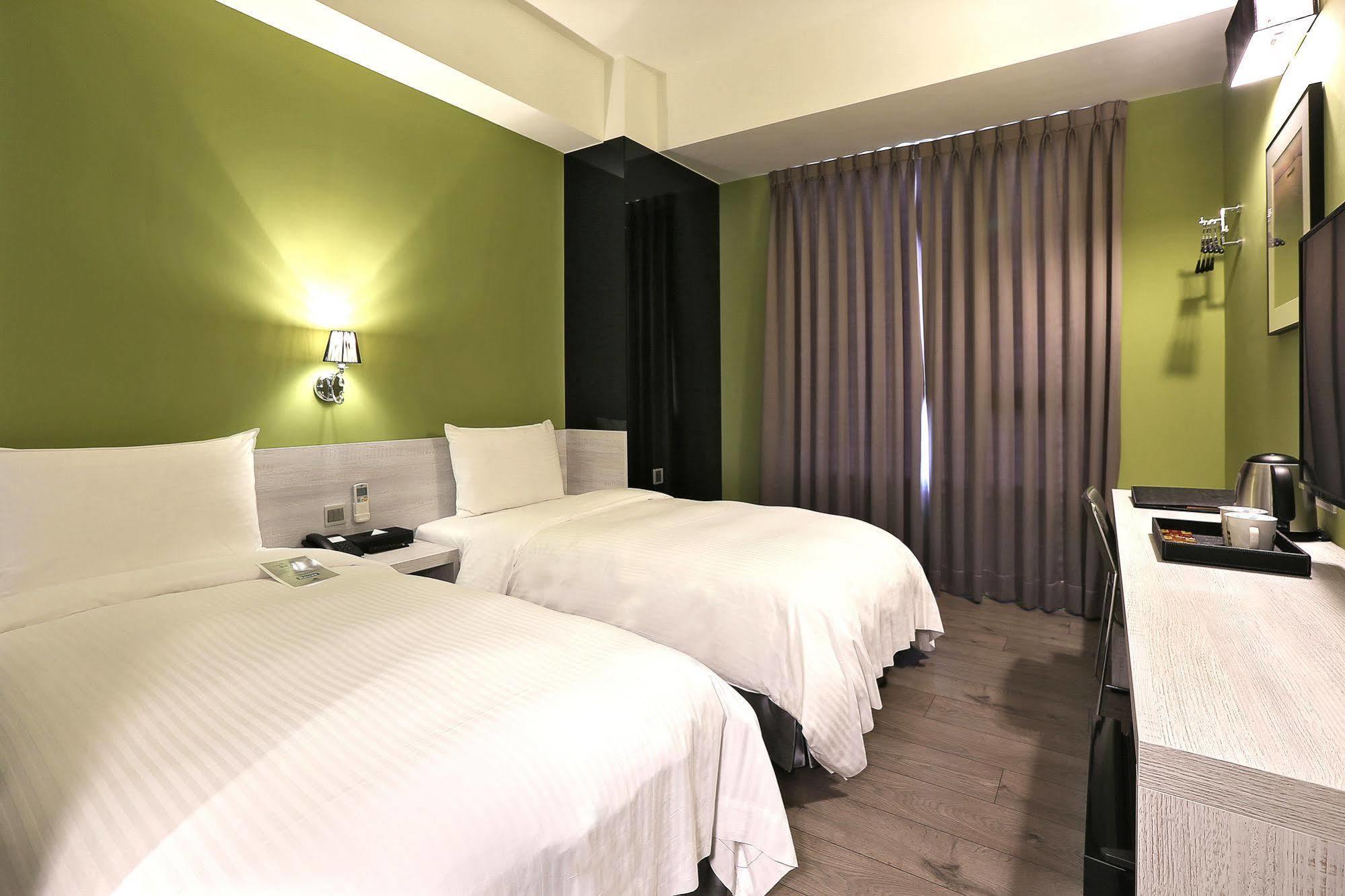 Miller Inn Тайджун Екстериор снимка